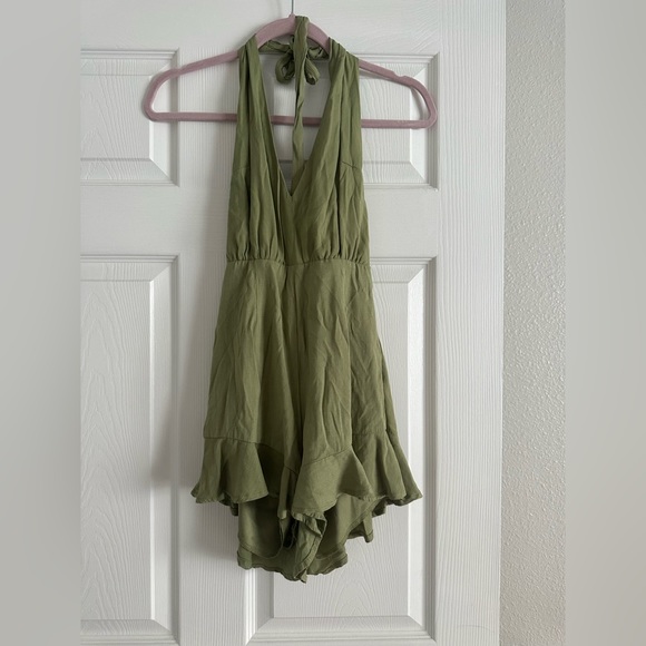 Francesca’s olive green romper - Picture 2 of 6